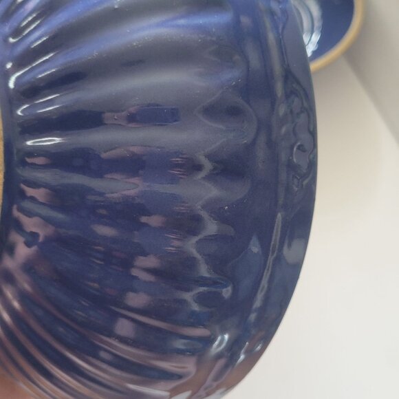 Vintage Blue Ceramic Covered Casserole Dish Made In USA - Picture 9 of 11